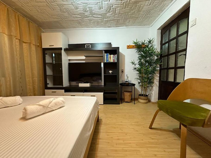Another view of the Bunicilor Room