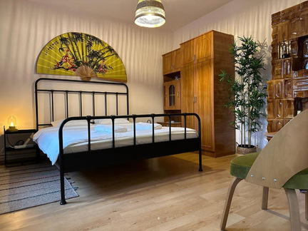 Another view of the Evantai Room